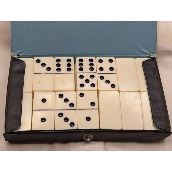 Vintage Travel size Dominoes - Picture 1 of 9